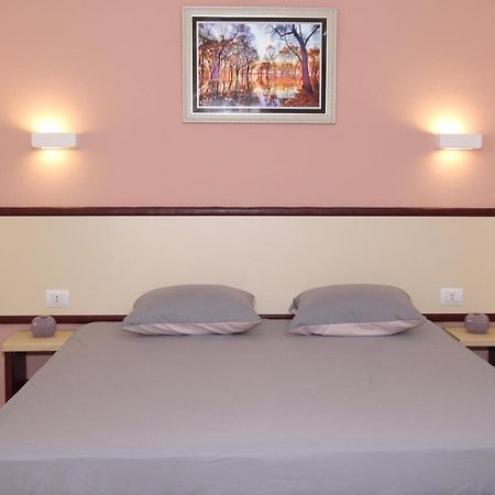 Hotel Ronaldo Ксамил Экстерьер фото